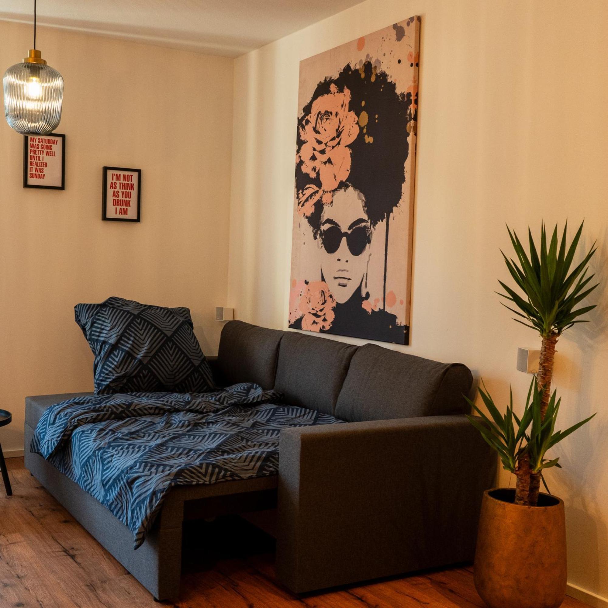 M Apartment Charme - Gemuetlich Geraeumig Heimisch ランダウ・イン・デア・プファルツ エクステリア 写真