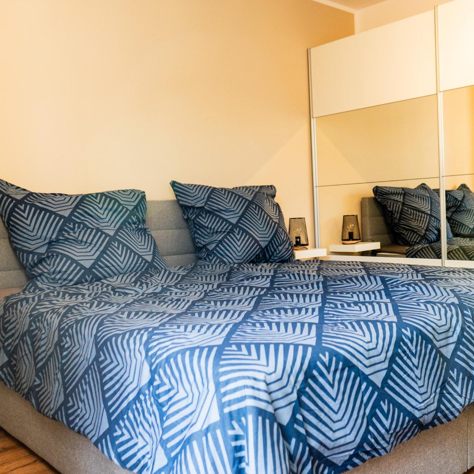 M Apartment Charme - Gemuetlich Geraeumig Heimisch ランダウ・イン・デア・プファルツ エクステリア 写真